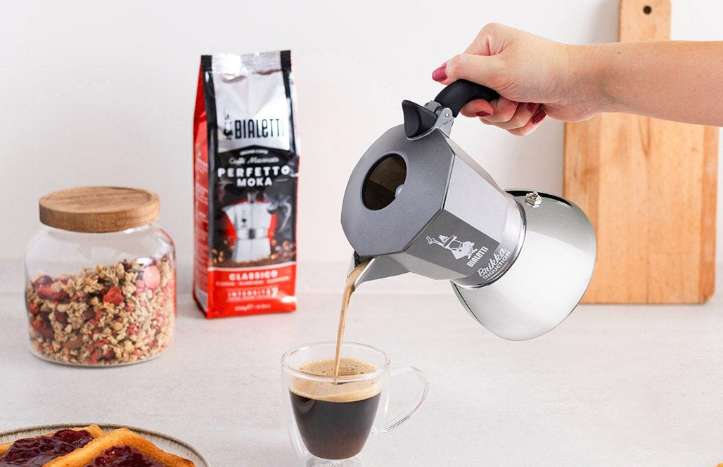 Bialetti Brikka for 4 cups of coffee and induction